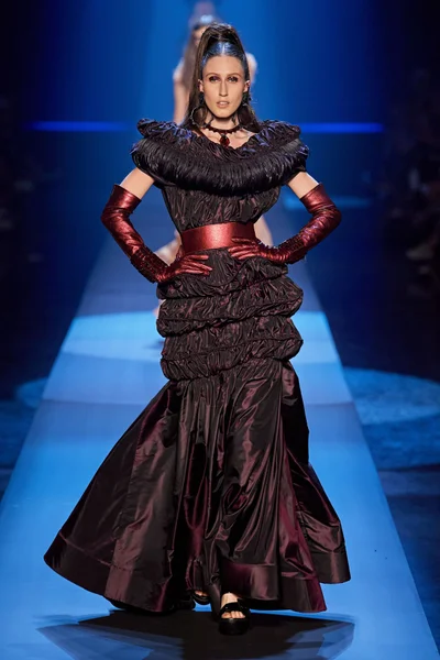 Look 49